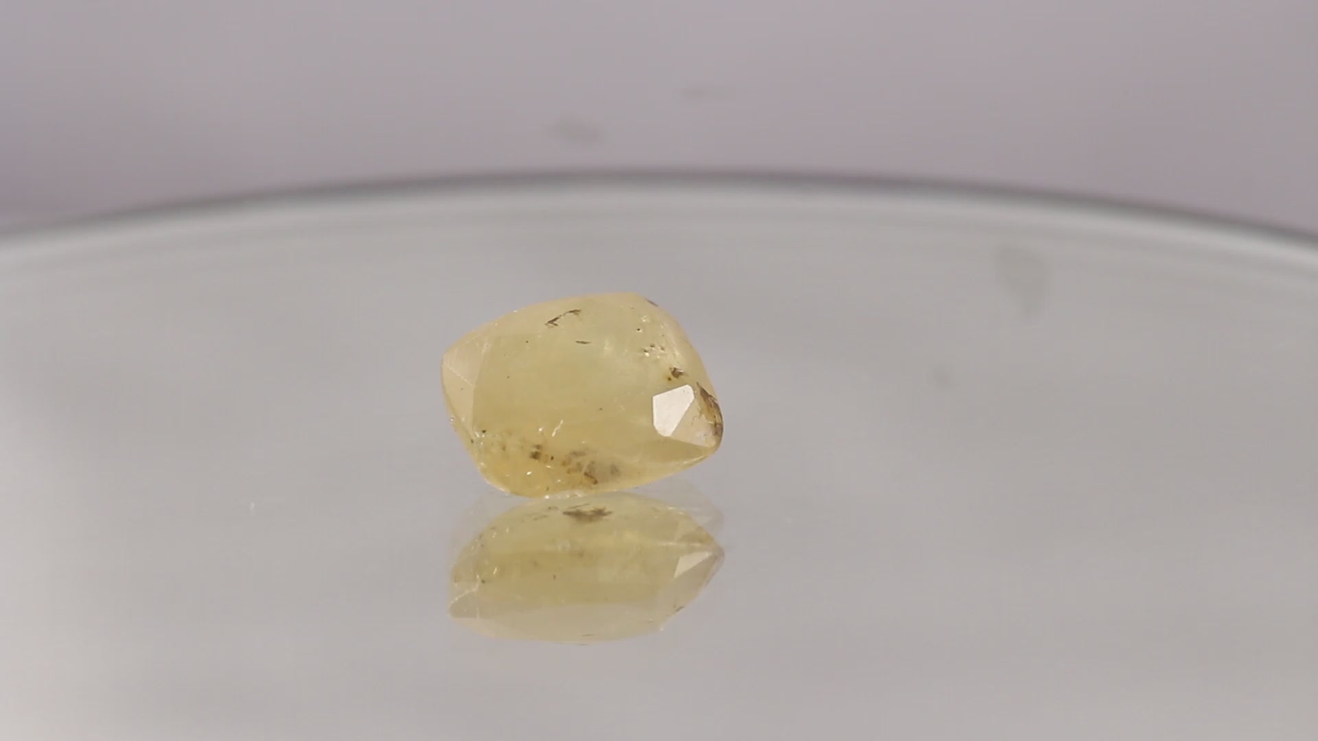 YELLOW SAPPHIRE (पुखराज) 5.41 CTS