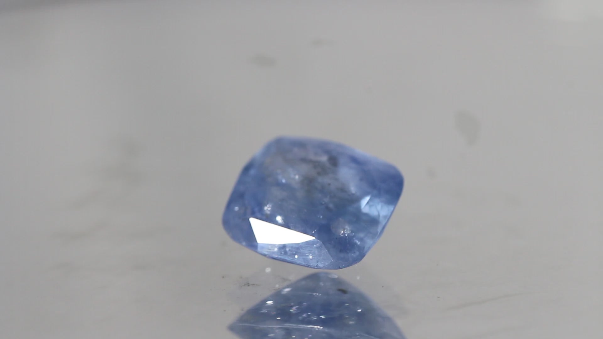 BLUE SAPPHIRE (नीलम) 2.9 CTS (BS/7/MNR)